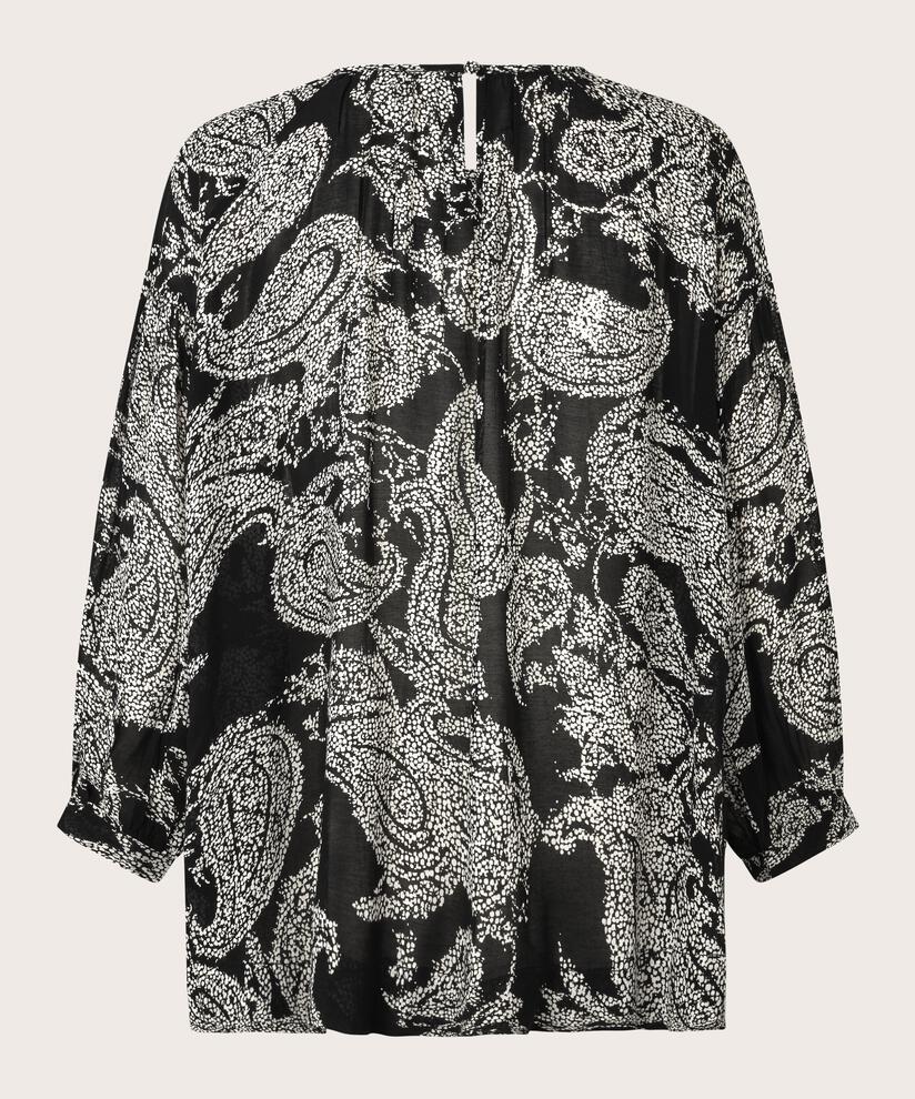 Doritas Blus, Black