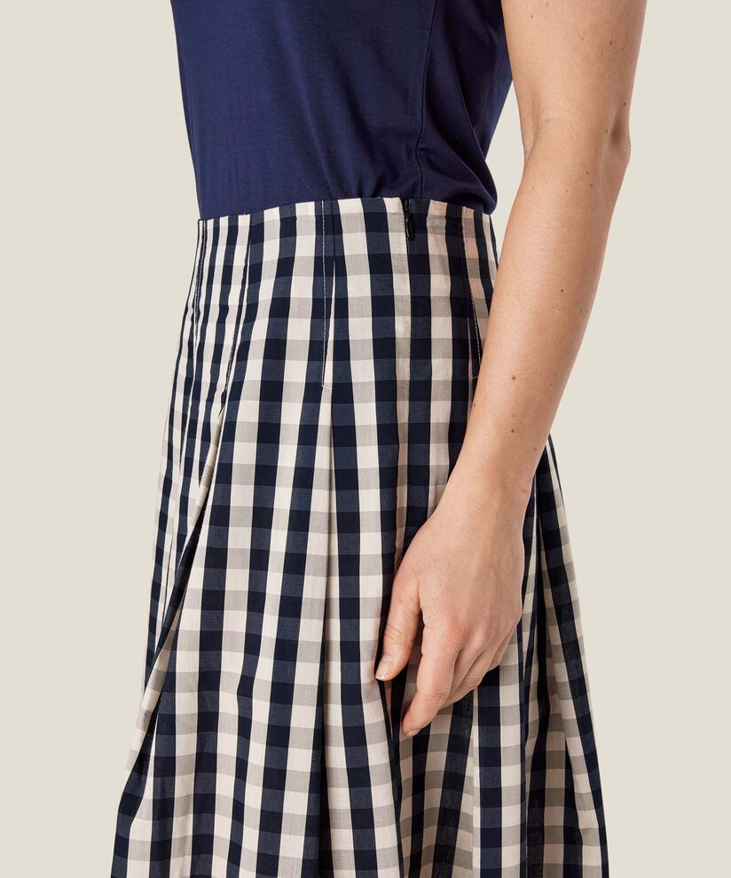 Sabin Kjol, Black
