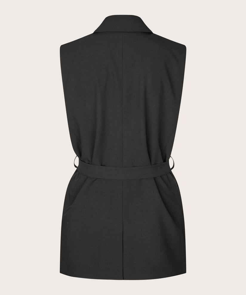 Julea Väst, Black