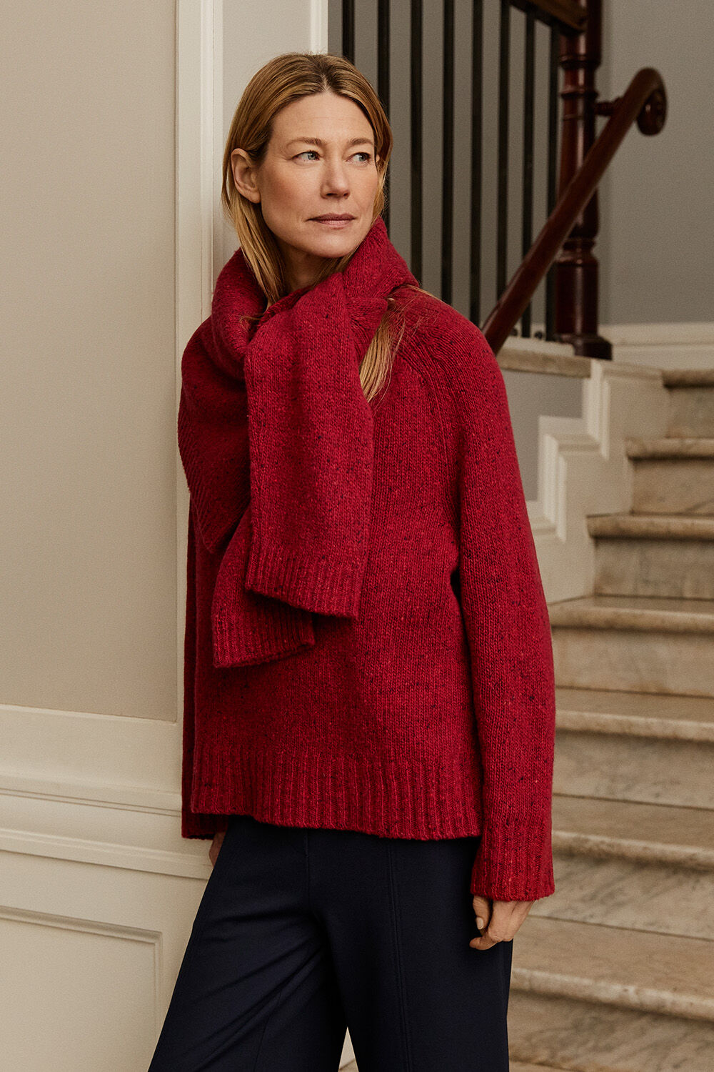 Fenoria topp - Red Dahlia, Paxora JERSEY Byxor - Navy Blazer