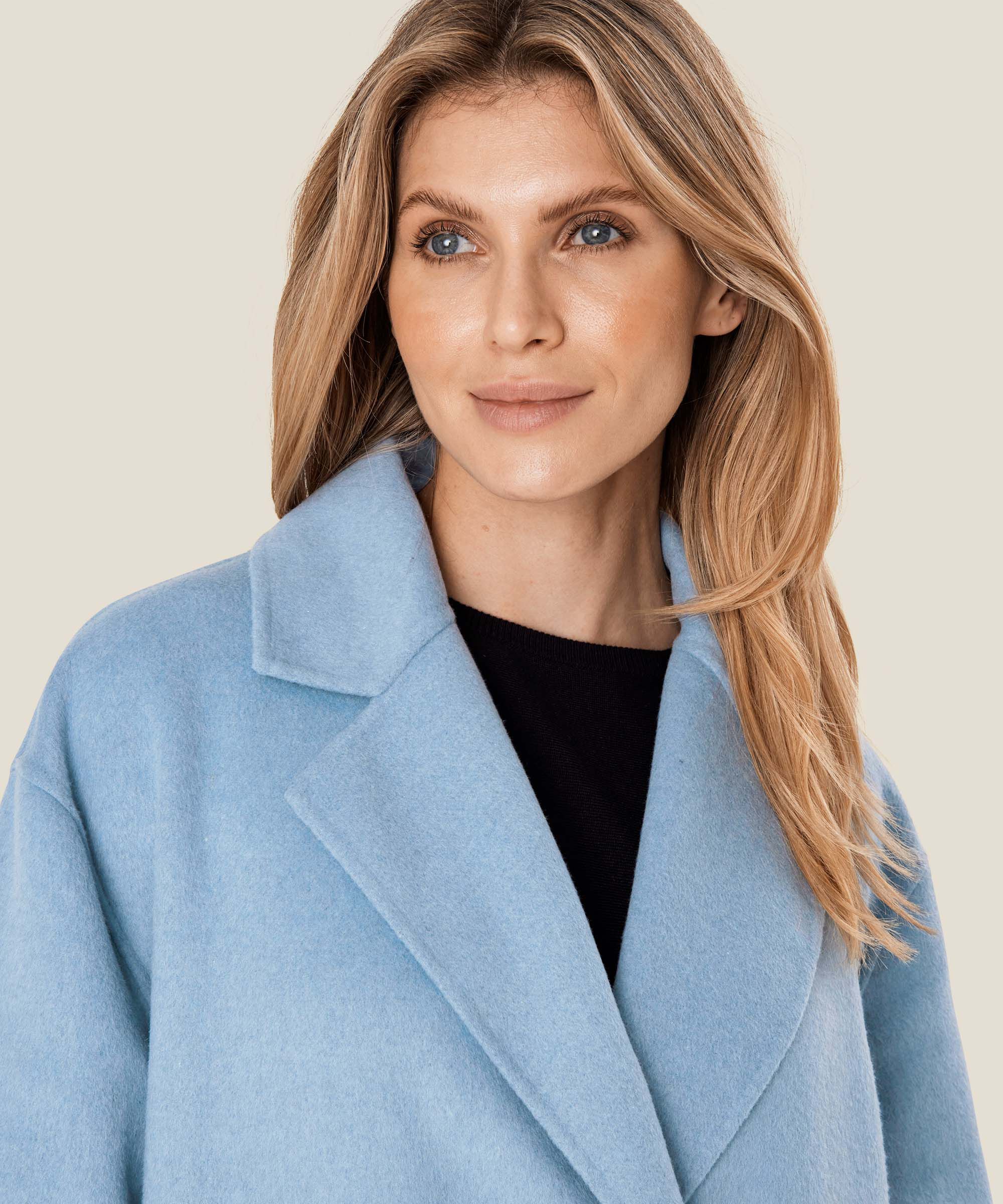 Tasha Ullkappa, Ashley Blue