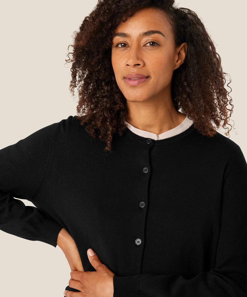Lariba Kofta, Black