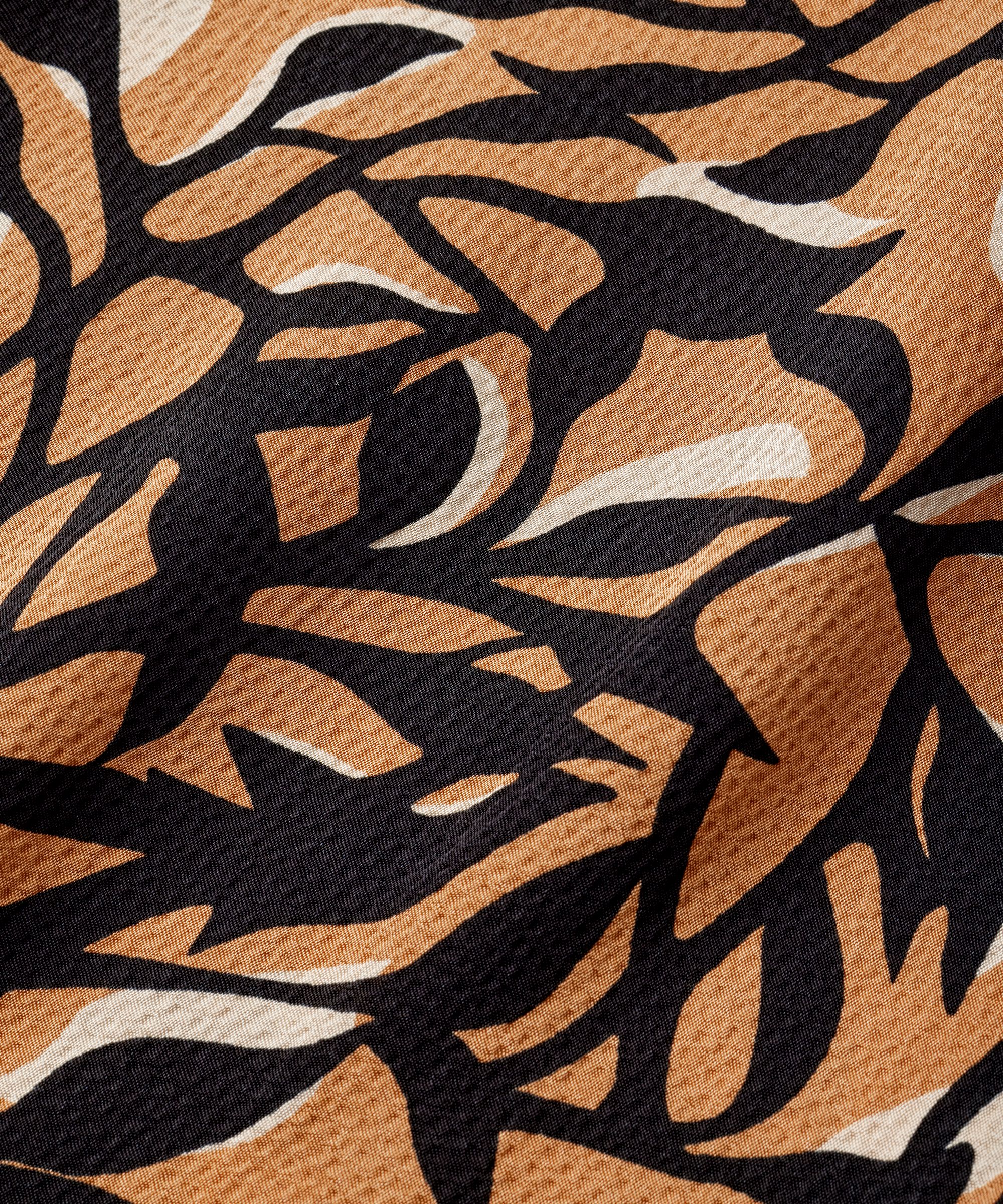 Gagpura Tunika, Bisquit