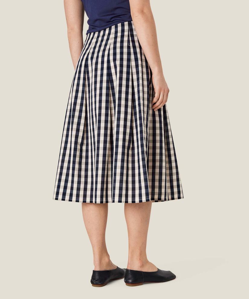 Sabin Kjol, Black