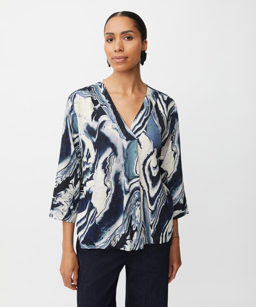 Daciana Blus, Wisteria