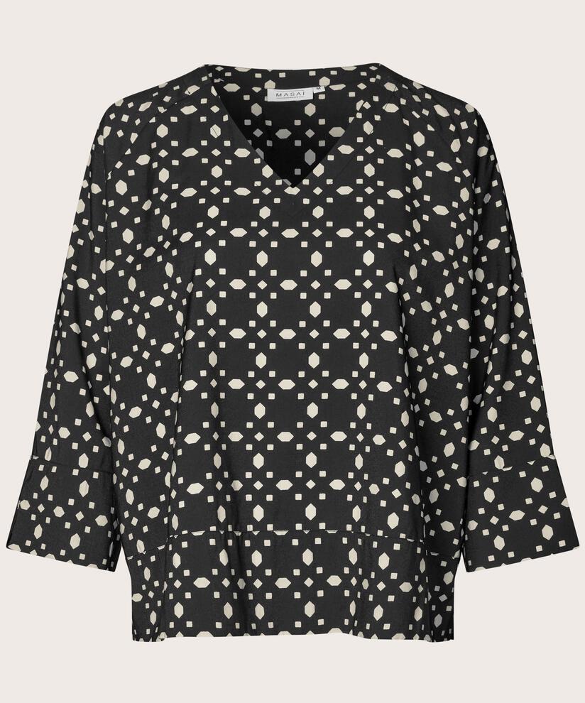 Benika Blus, Black