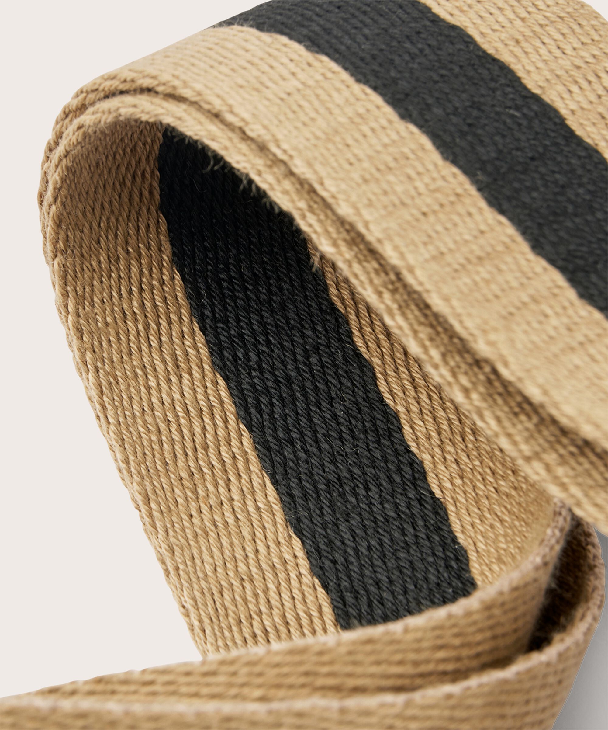 Rebia Bälte, Safari