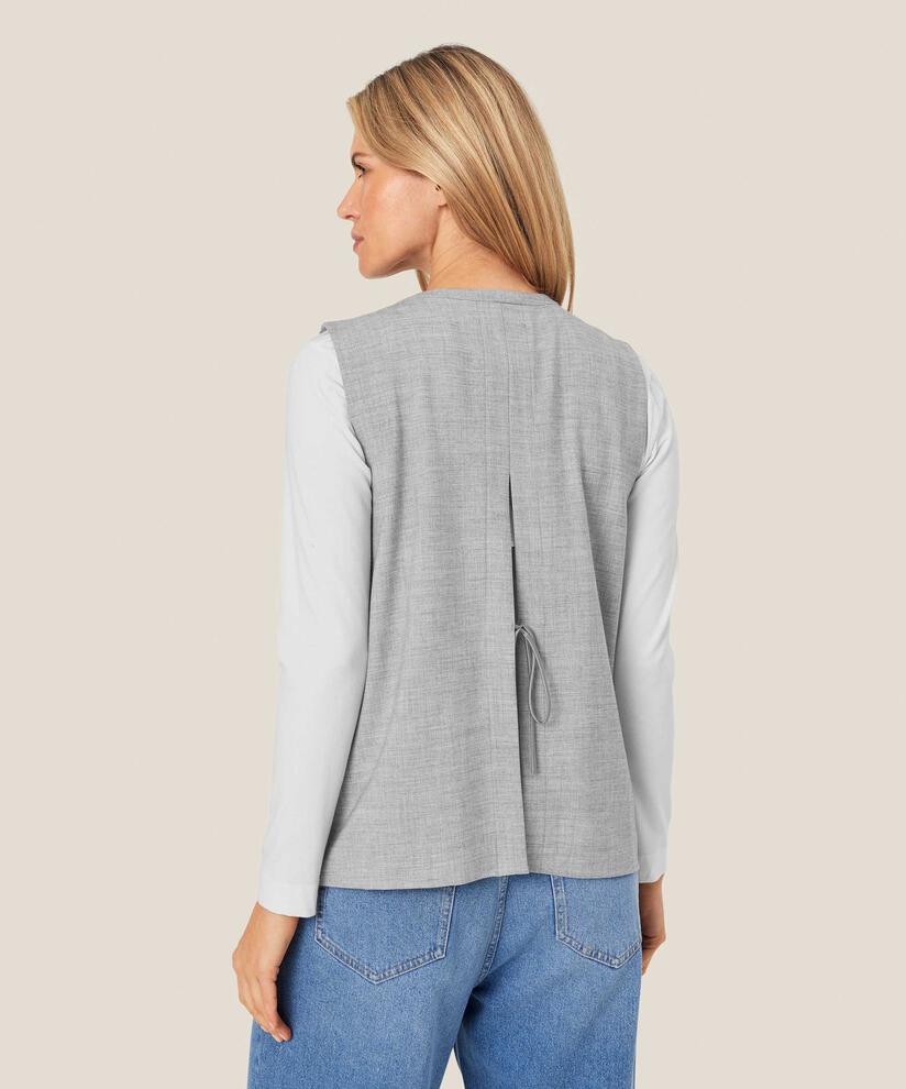Jernesta Väst, L. Grey mel.