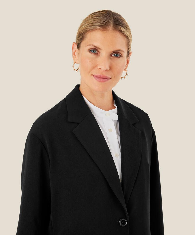 Jeanette Jacka, Black