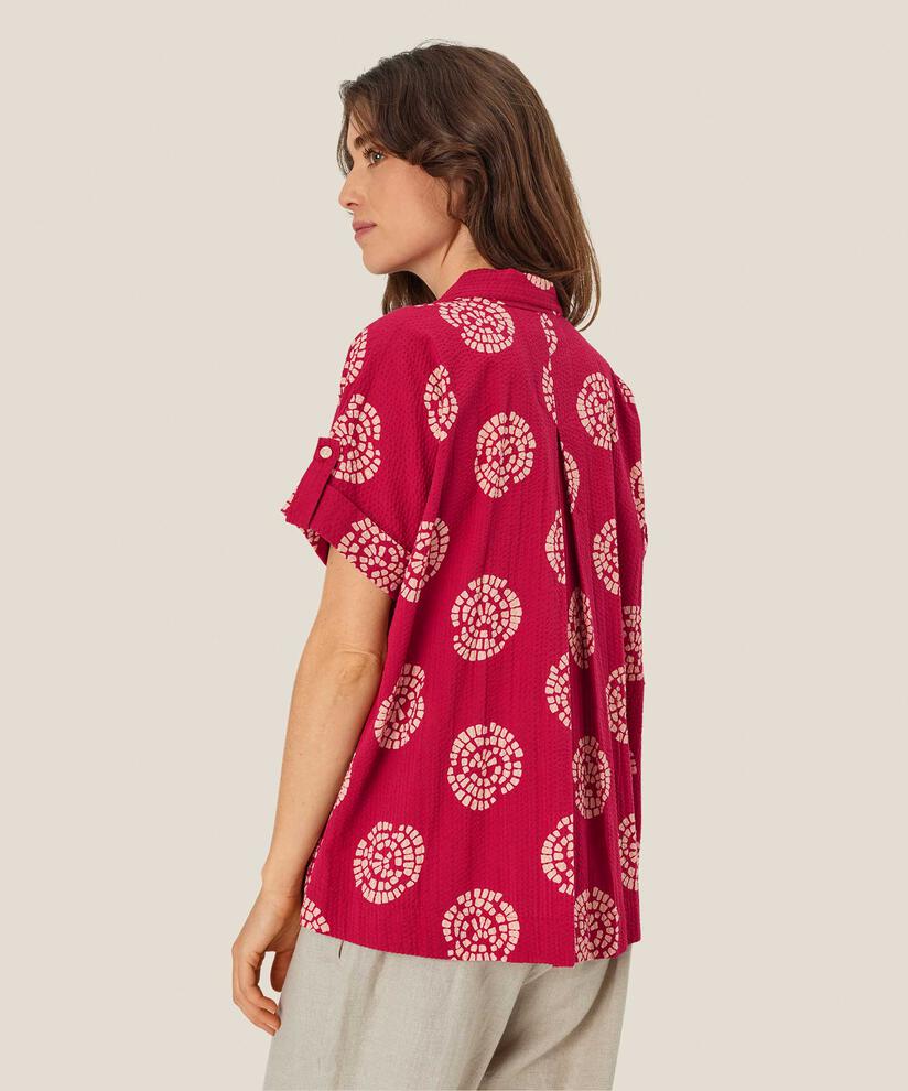 Ionne Skjorta, Persian Red