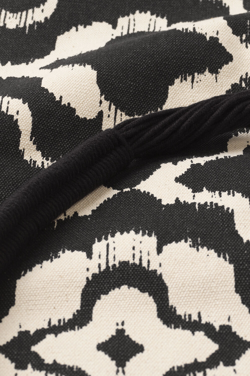 ROY V&Auml;SKA, Black