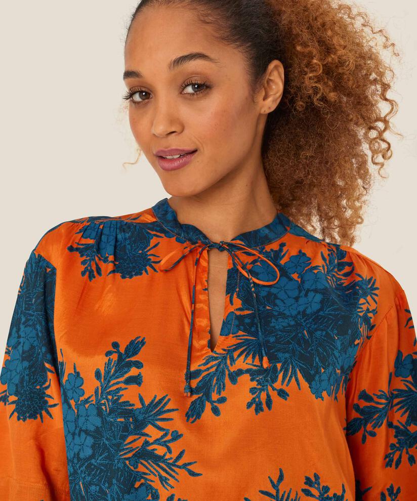 Boniti Blus, Russ Orange