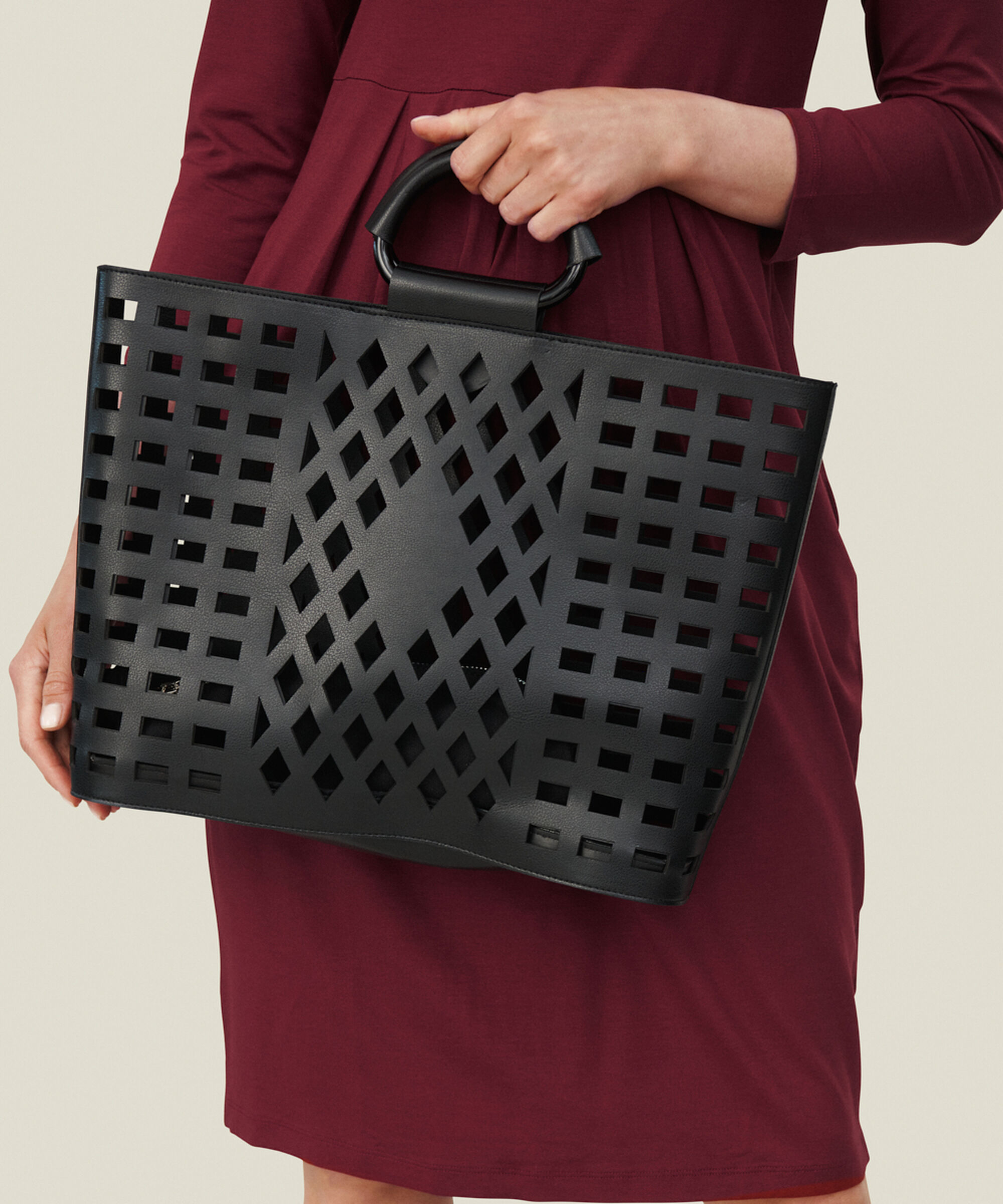 RESSIE TASKE, Black