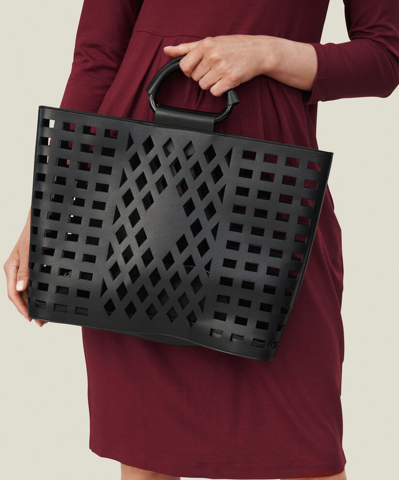 RESSIE TASKE, Black