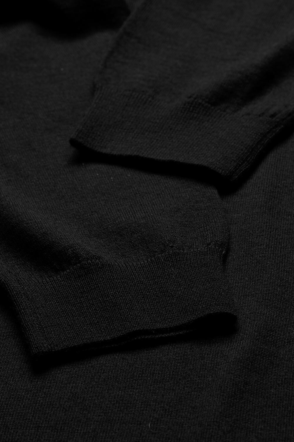 Nina Kl&auml;nning, Black