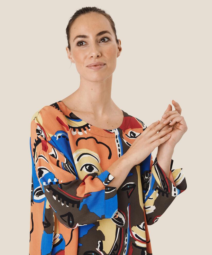 Becca Topp, Crocodile