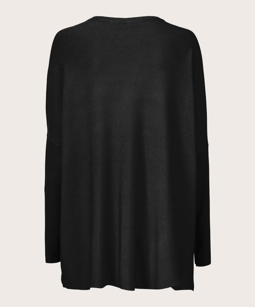 Fanasi Topp, Black