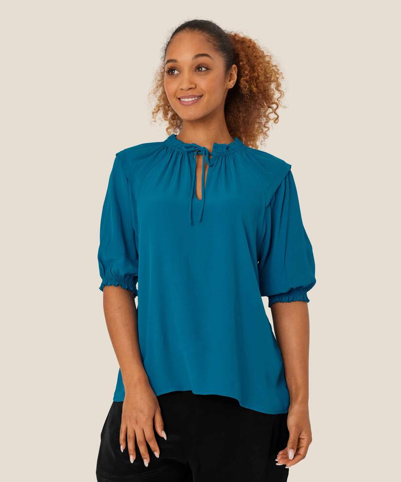 Dolani Blus, Celestial