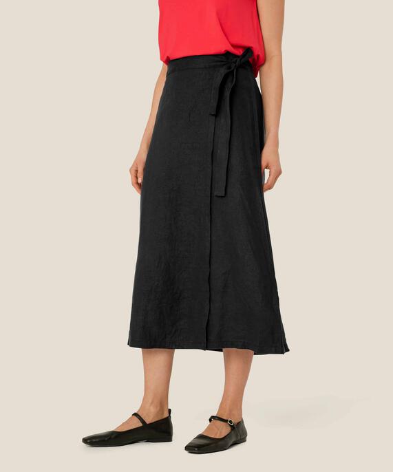 Saira Kjol, Black