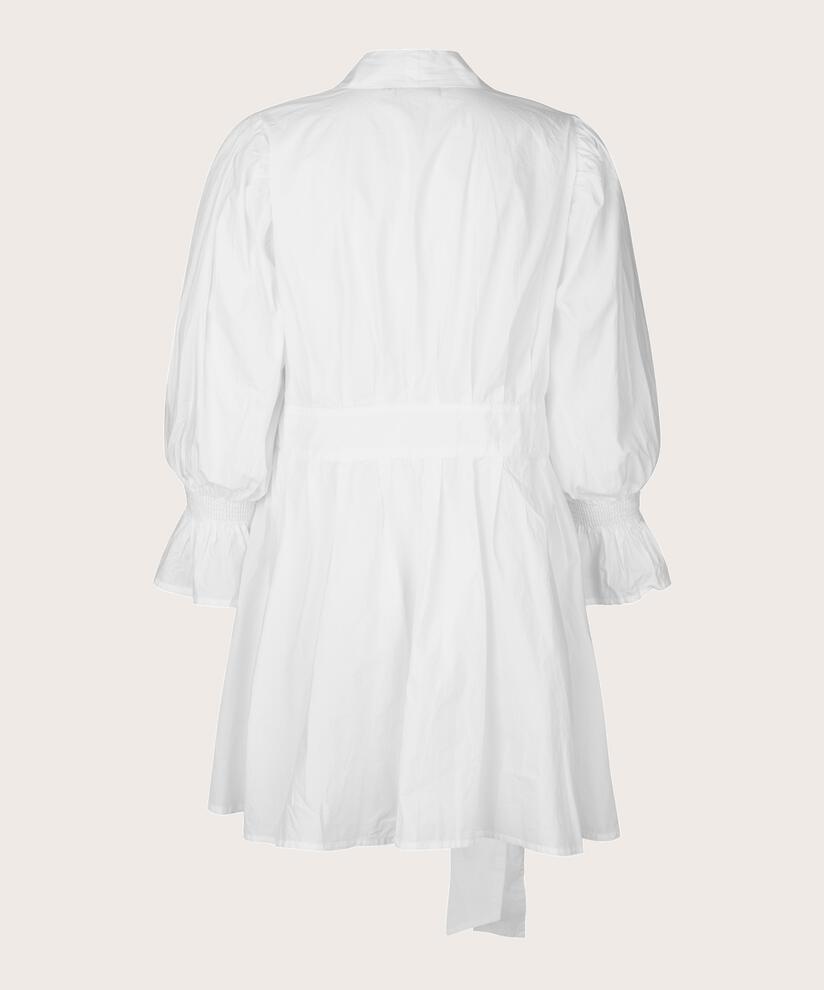 Julia Jakke, White