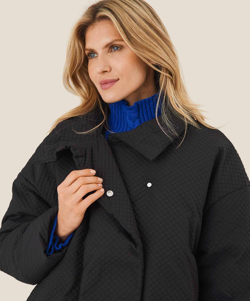Tabine Dunkappa, Black