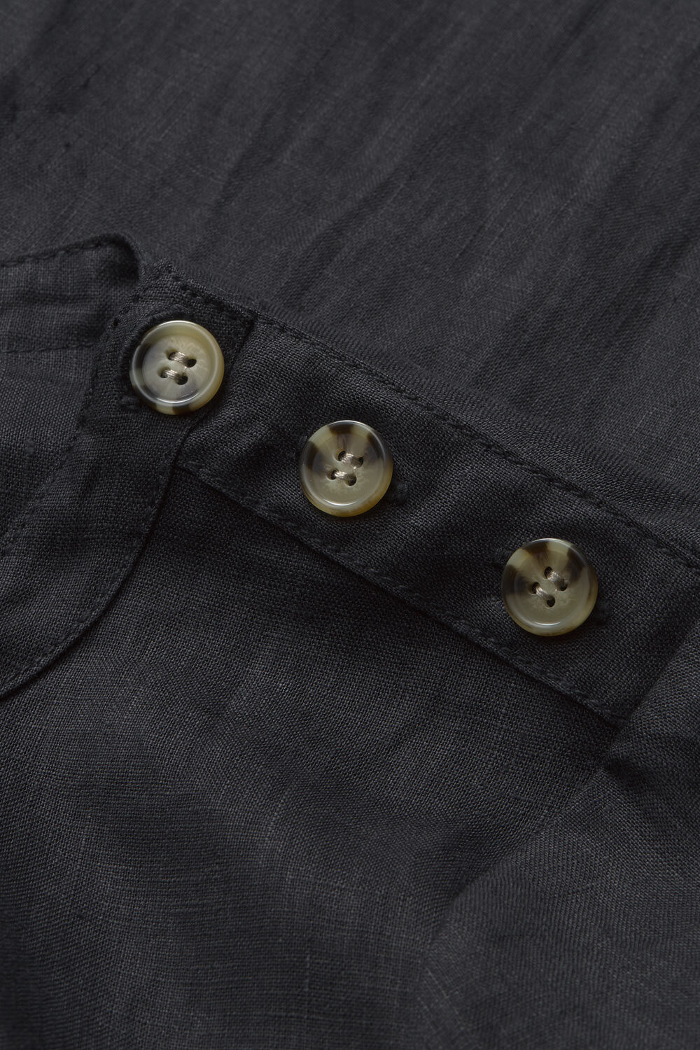 Nalani Kl&auml;nning, Black