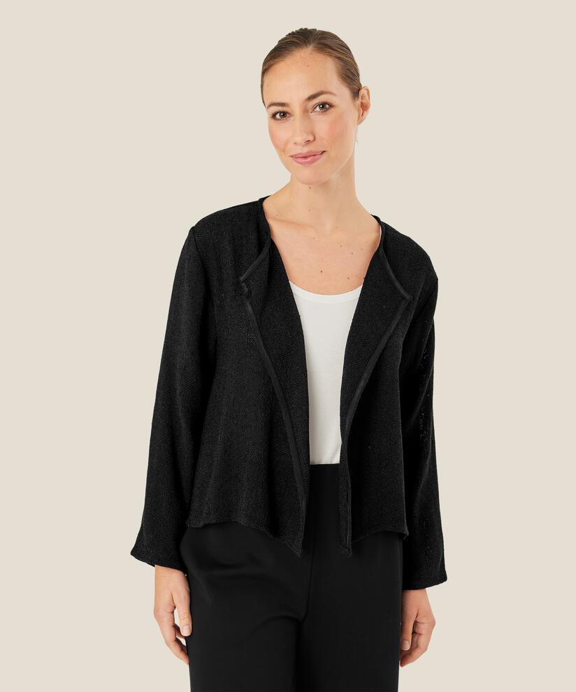 Julitta Jacka, Black