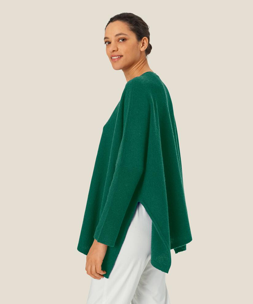 Fayela Topp, D. Grass Green