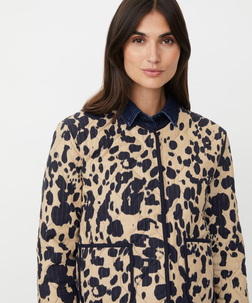 Javira Jacka, Oxford Tan
