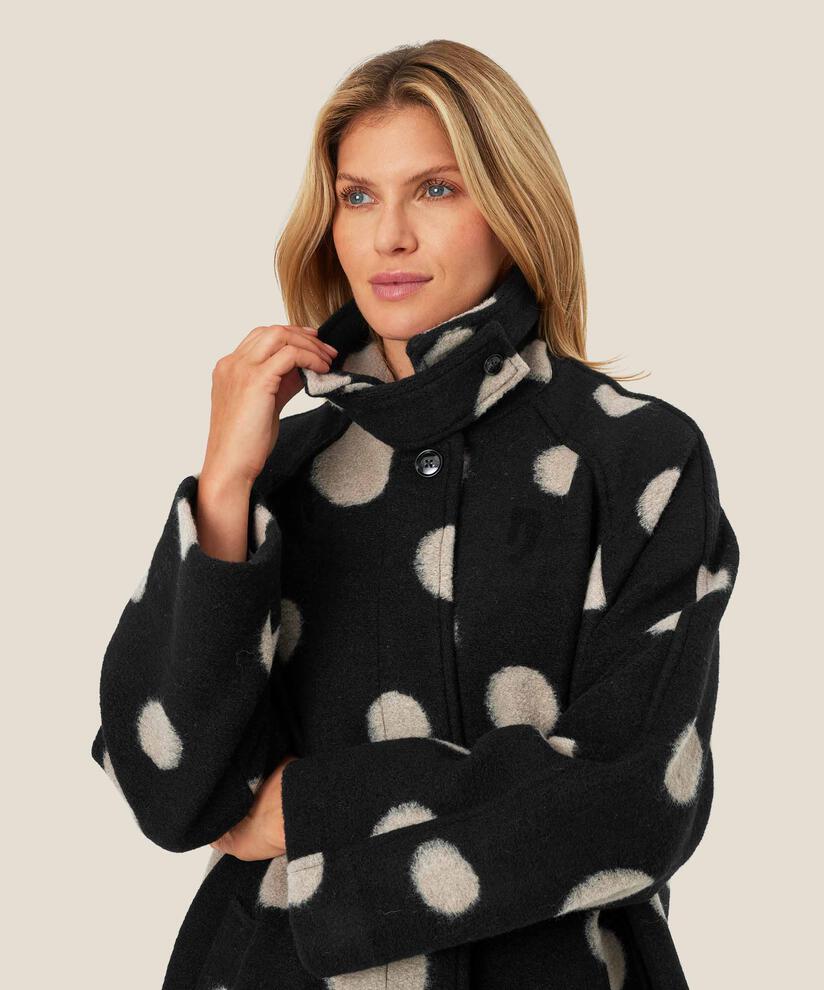 Tunila Ullkappa, Black