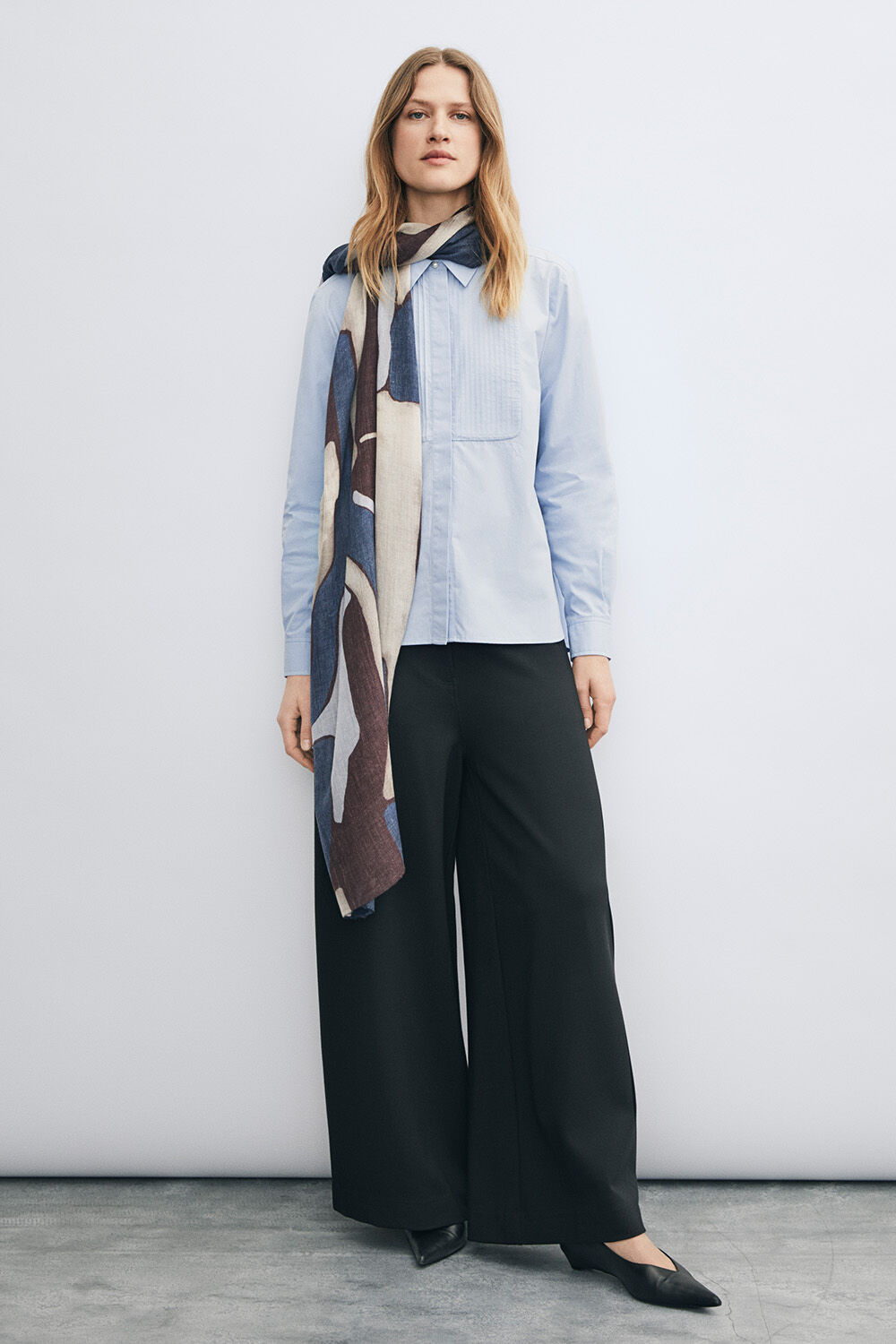 Irionisa skjorta - Serenity, Passang Jeans - Dark Denim, Ayla Scarf - Chocolate Plum