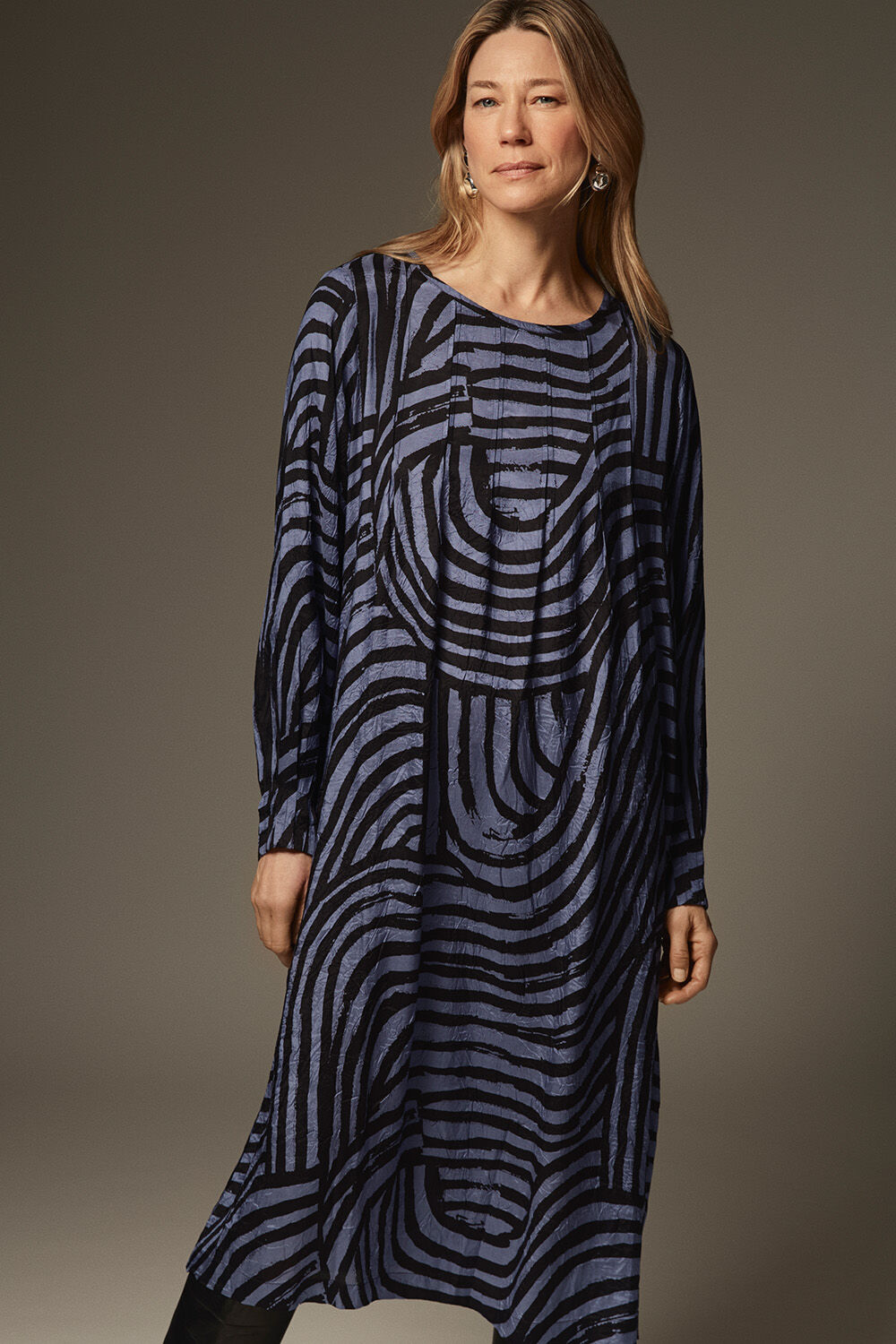 Navola Kl&auml;nning - Bijou Blue, Rayani &Ouml;hrh&auml;ngen - Silver