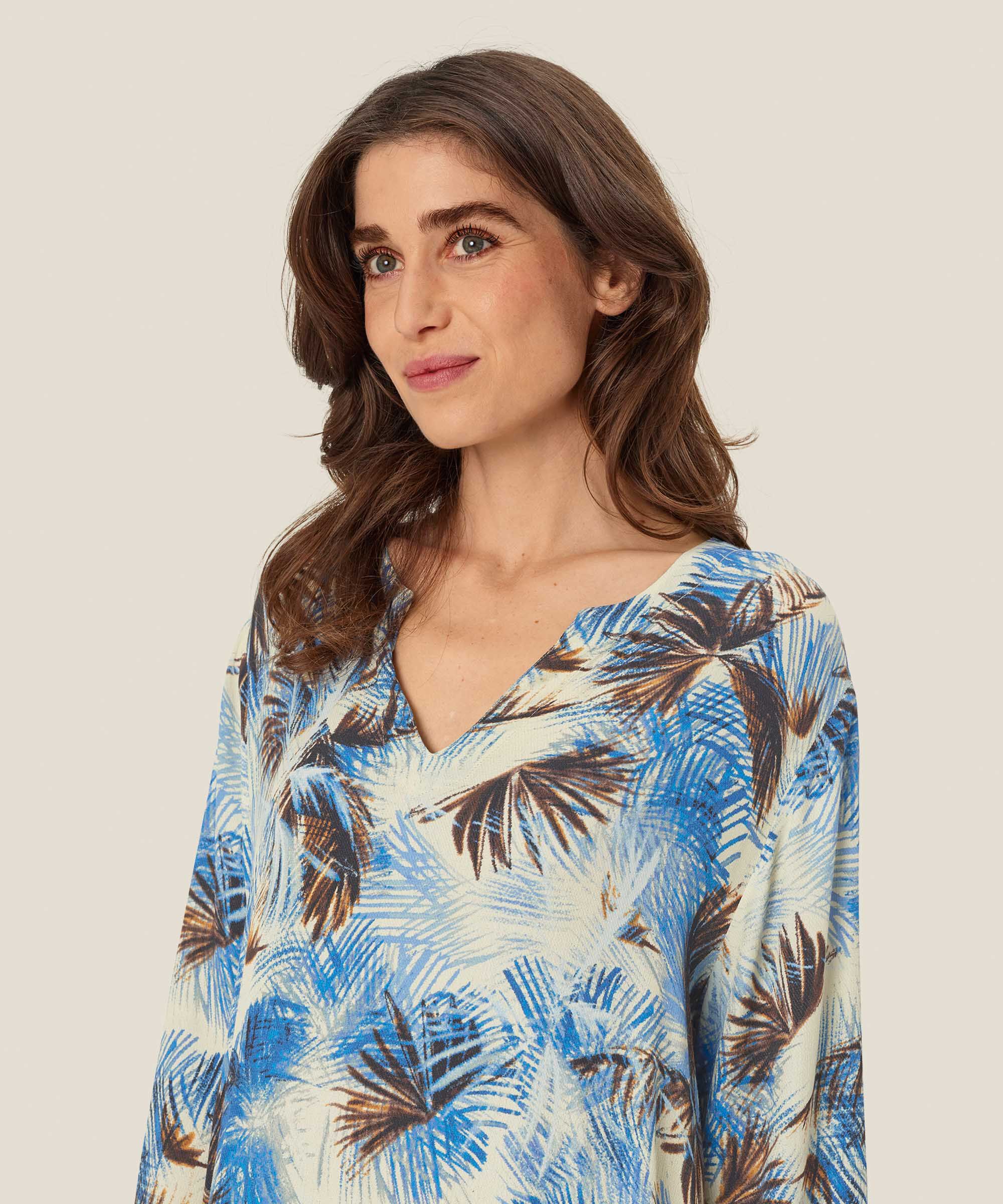 Gaine Tunika, Della Blue