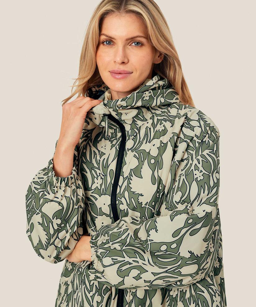 Trina Regnkappa, D. Lichen Green