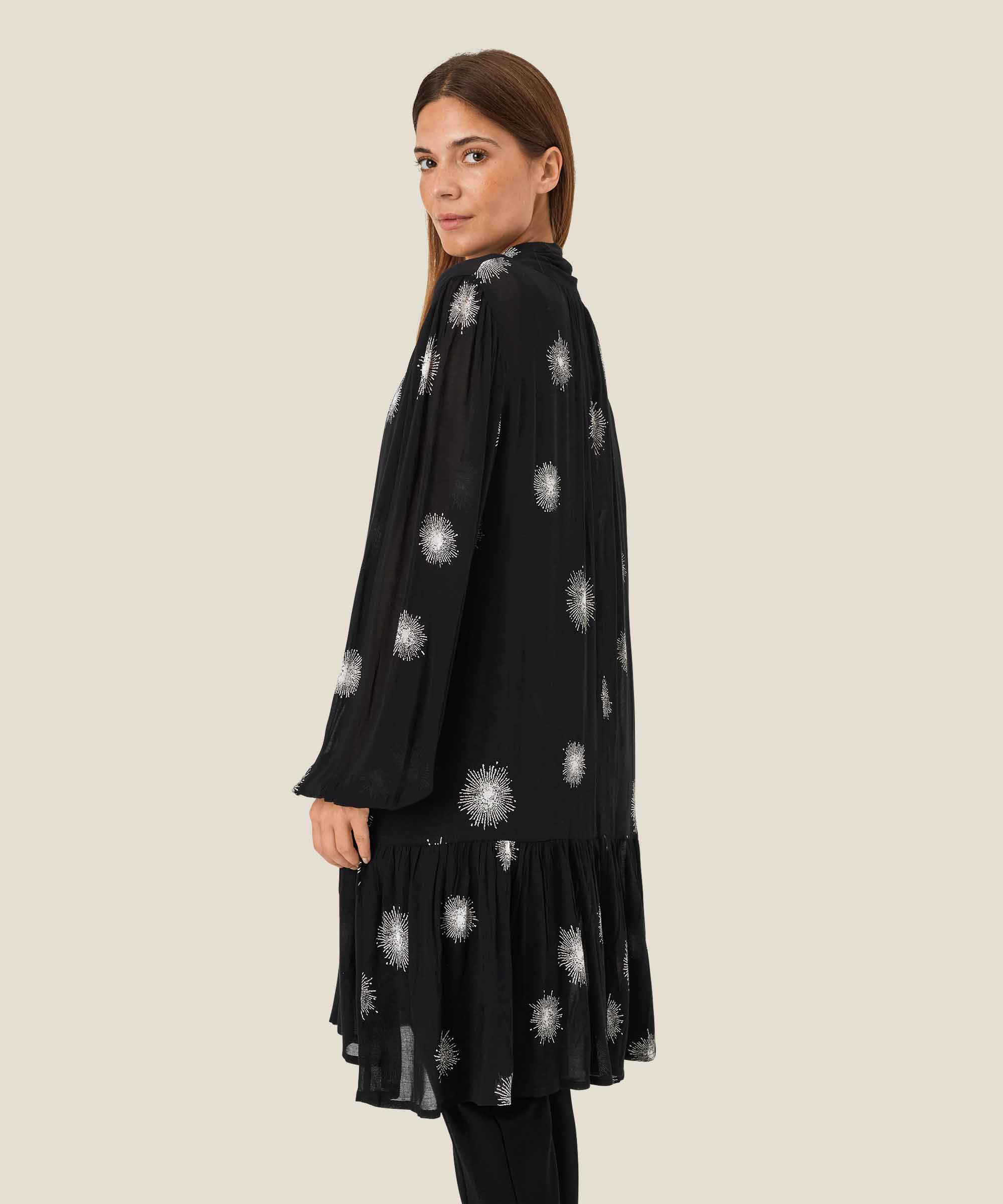 Ganika Tunika, Black