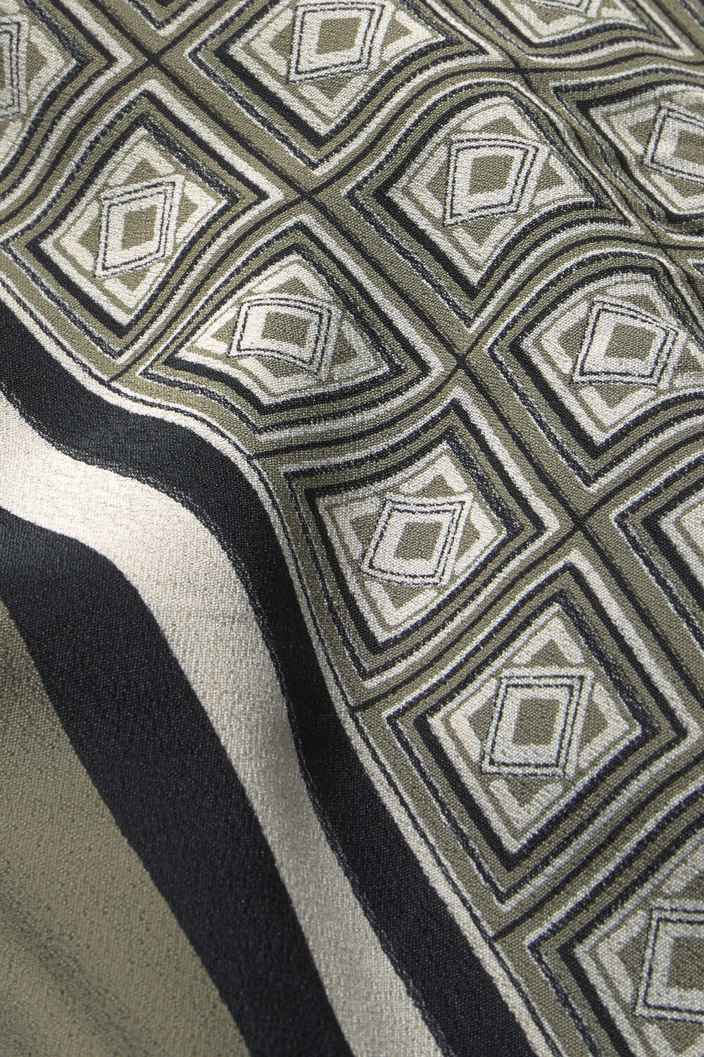 Petrina BYXOR, Olive