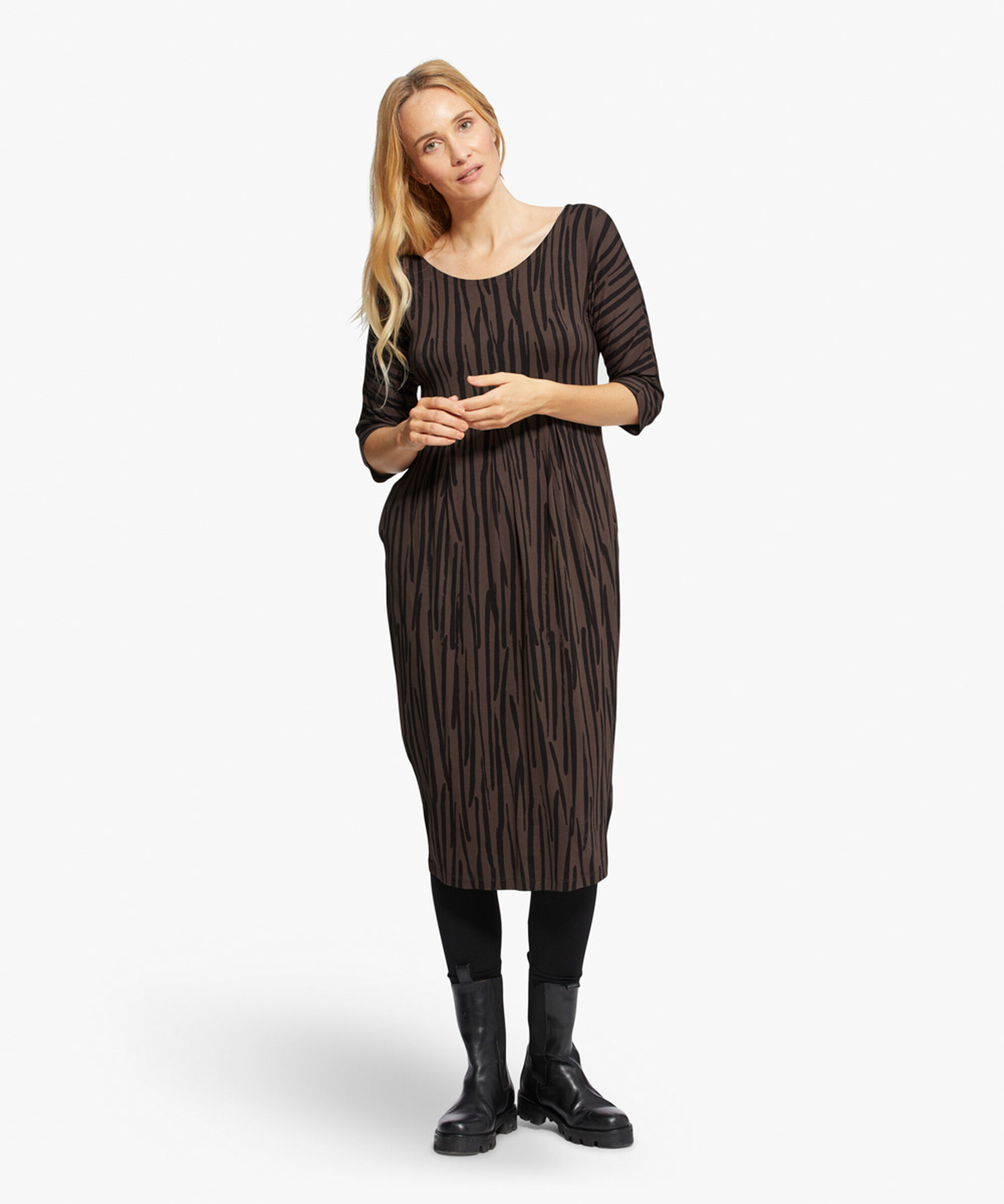 NIMA KLÄNNING, Chocolate