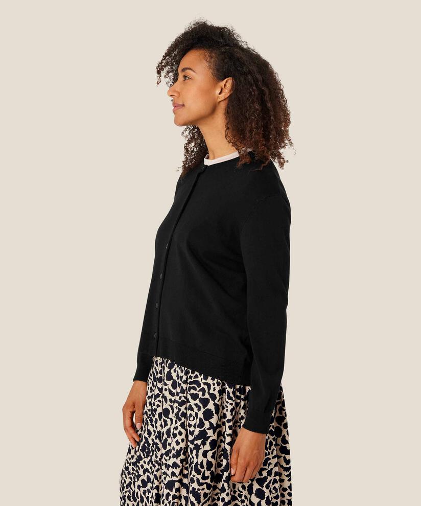 Lariba Kofta, Black