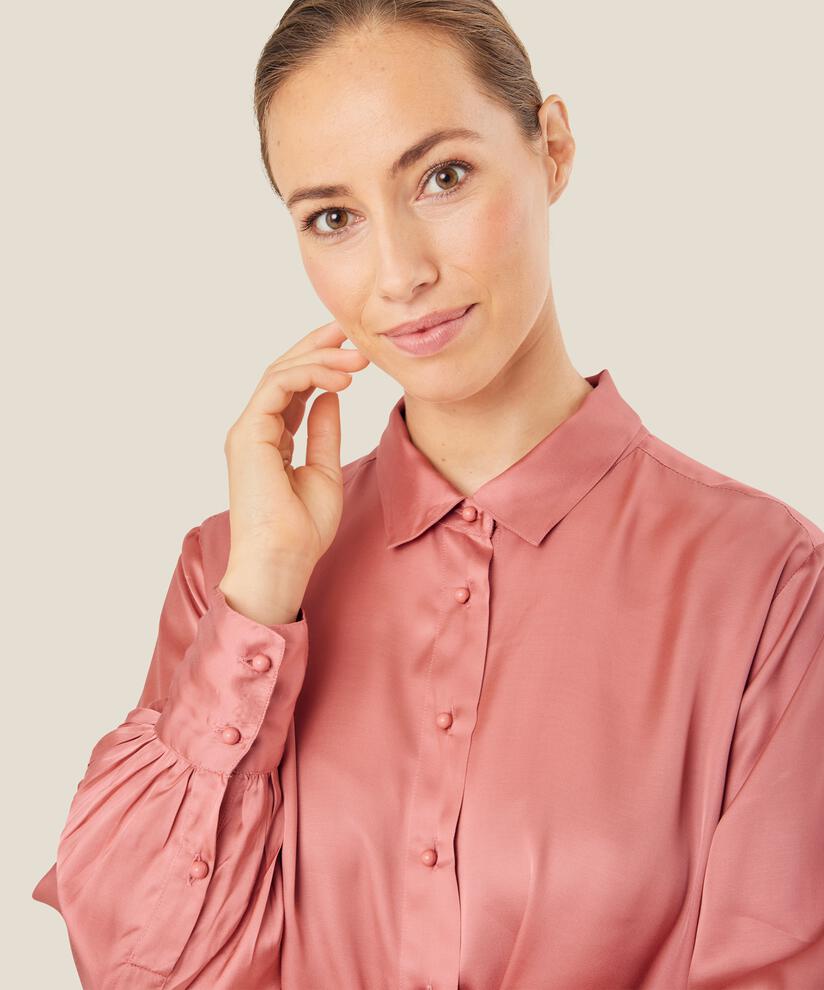 Ingrida Skjorta, Ash rose