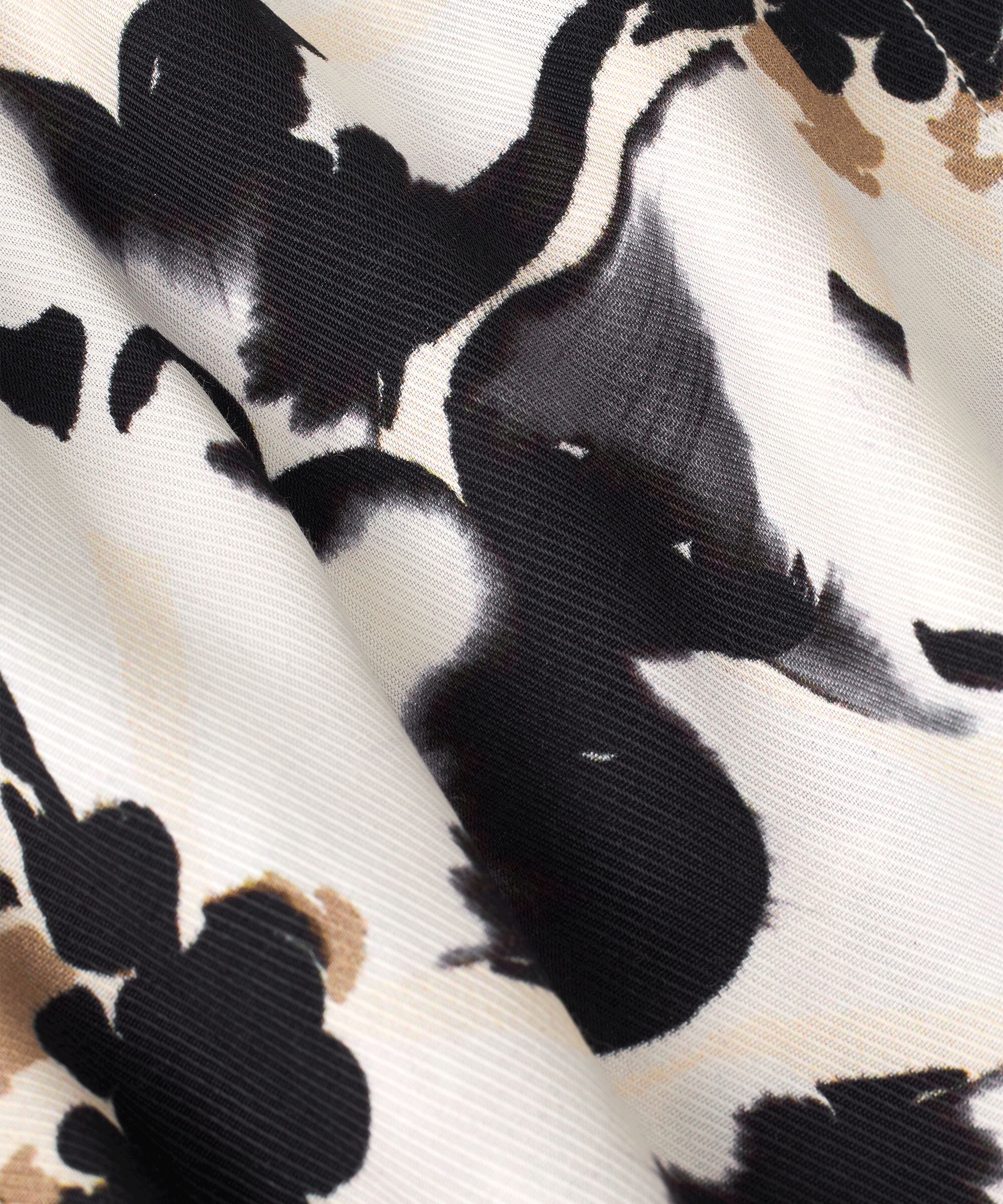 Ilisa Skjorta, Volcanic