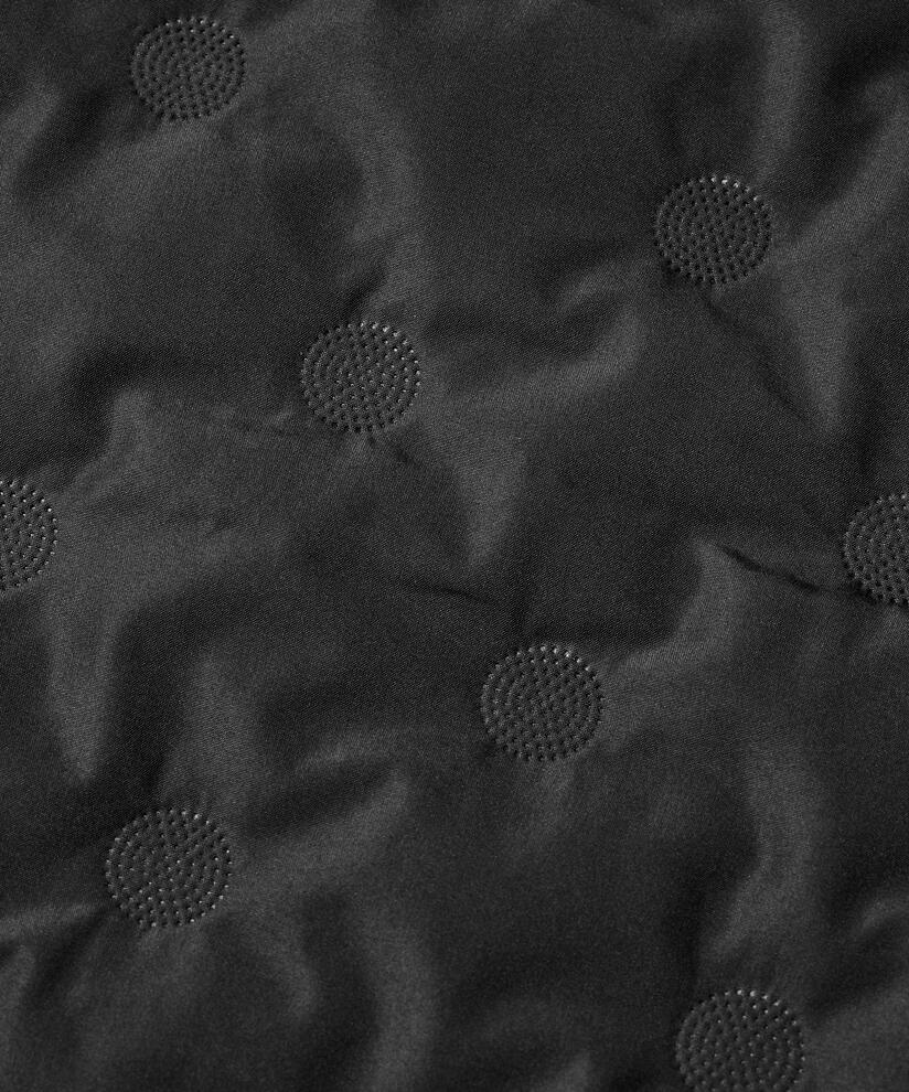 Tutta Väst, Black