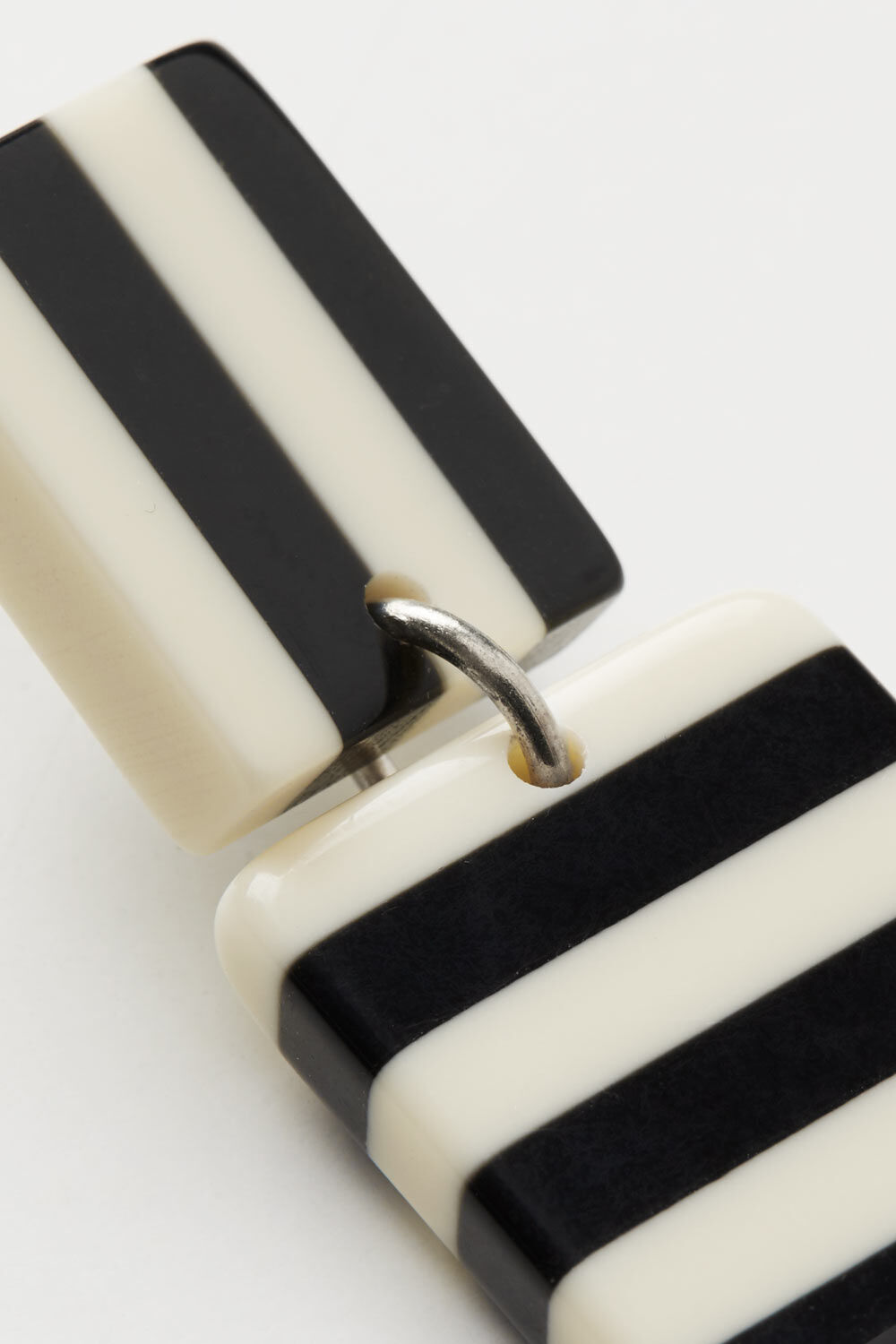 RENITTA &Ouml;HRH&Auml;NGEN, Black