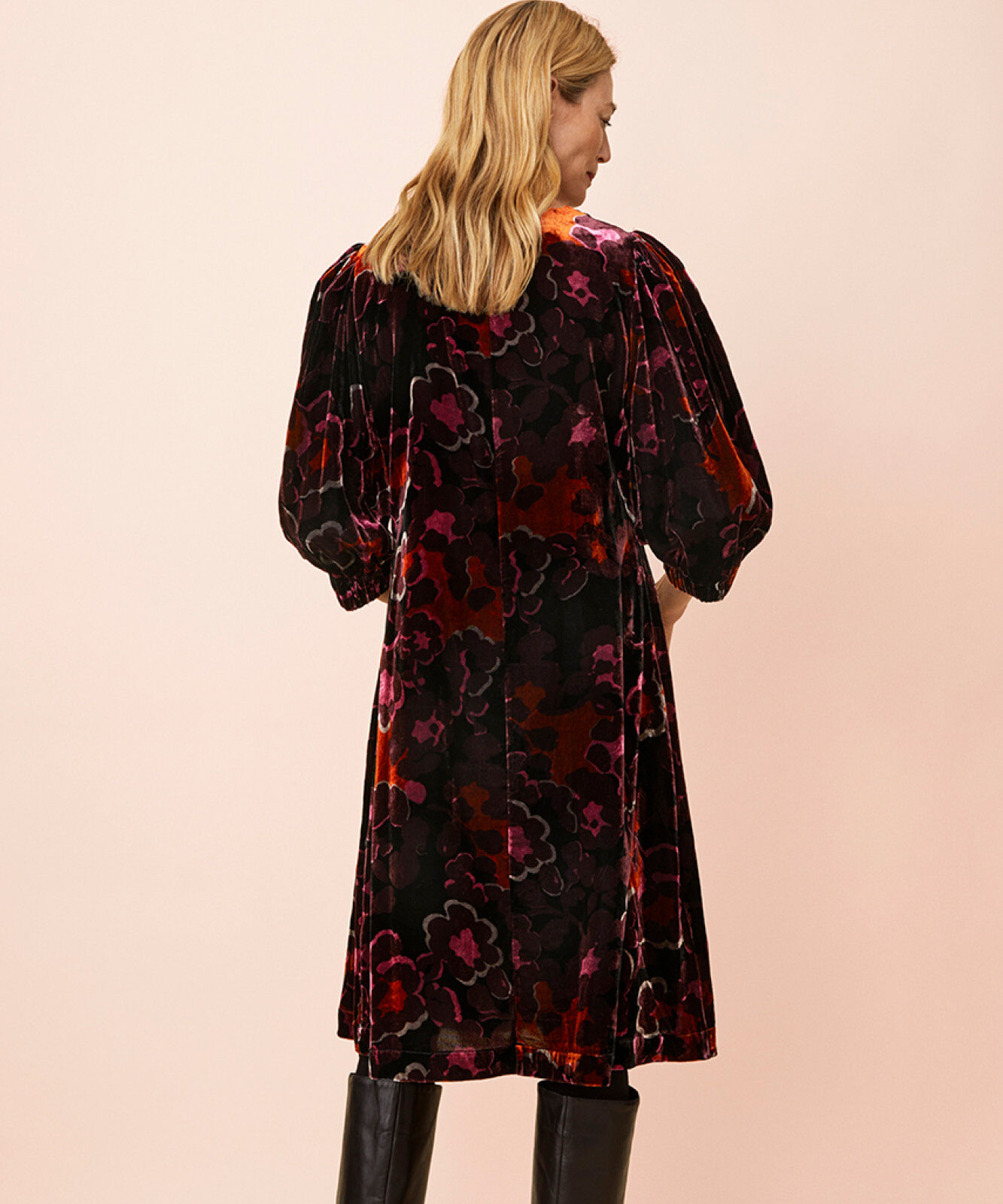 Nejalo Kl&auml;nning, Potters Clay