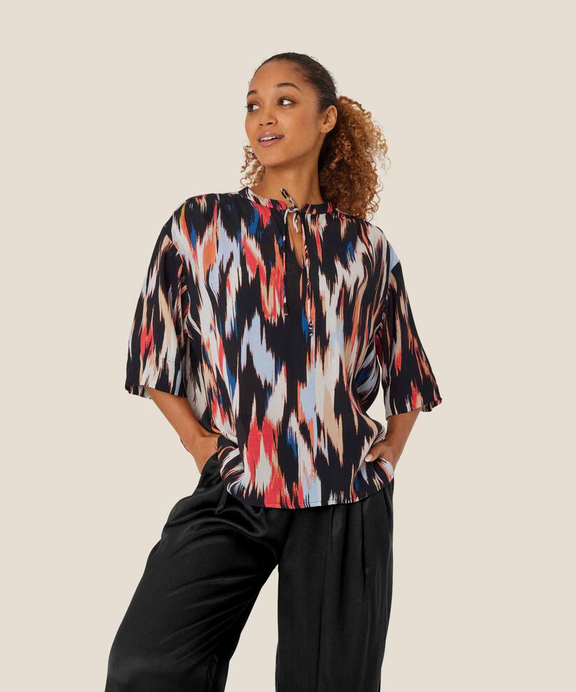 Boniti Blus, Hibiscus
