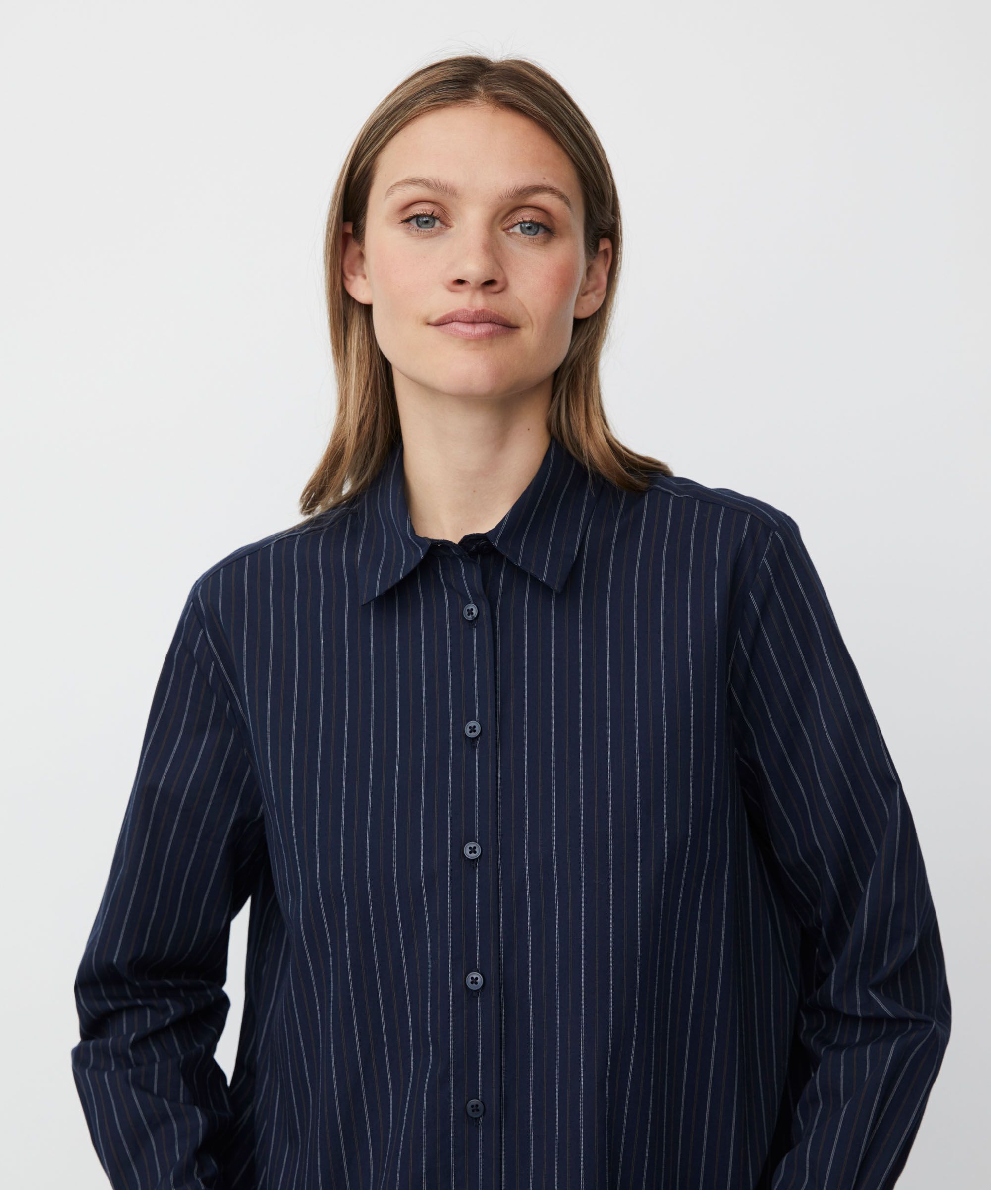 Imma Skjorta, Navy Blazer