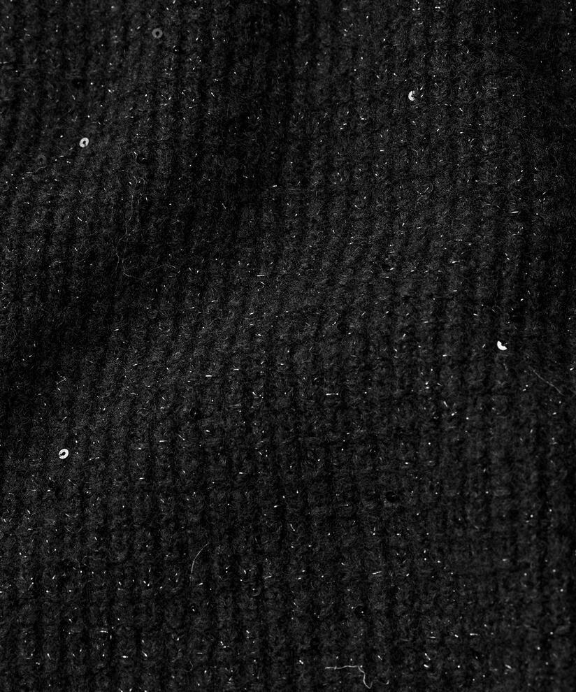 Farinna Topp, Black