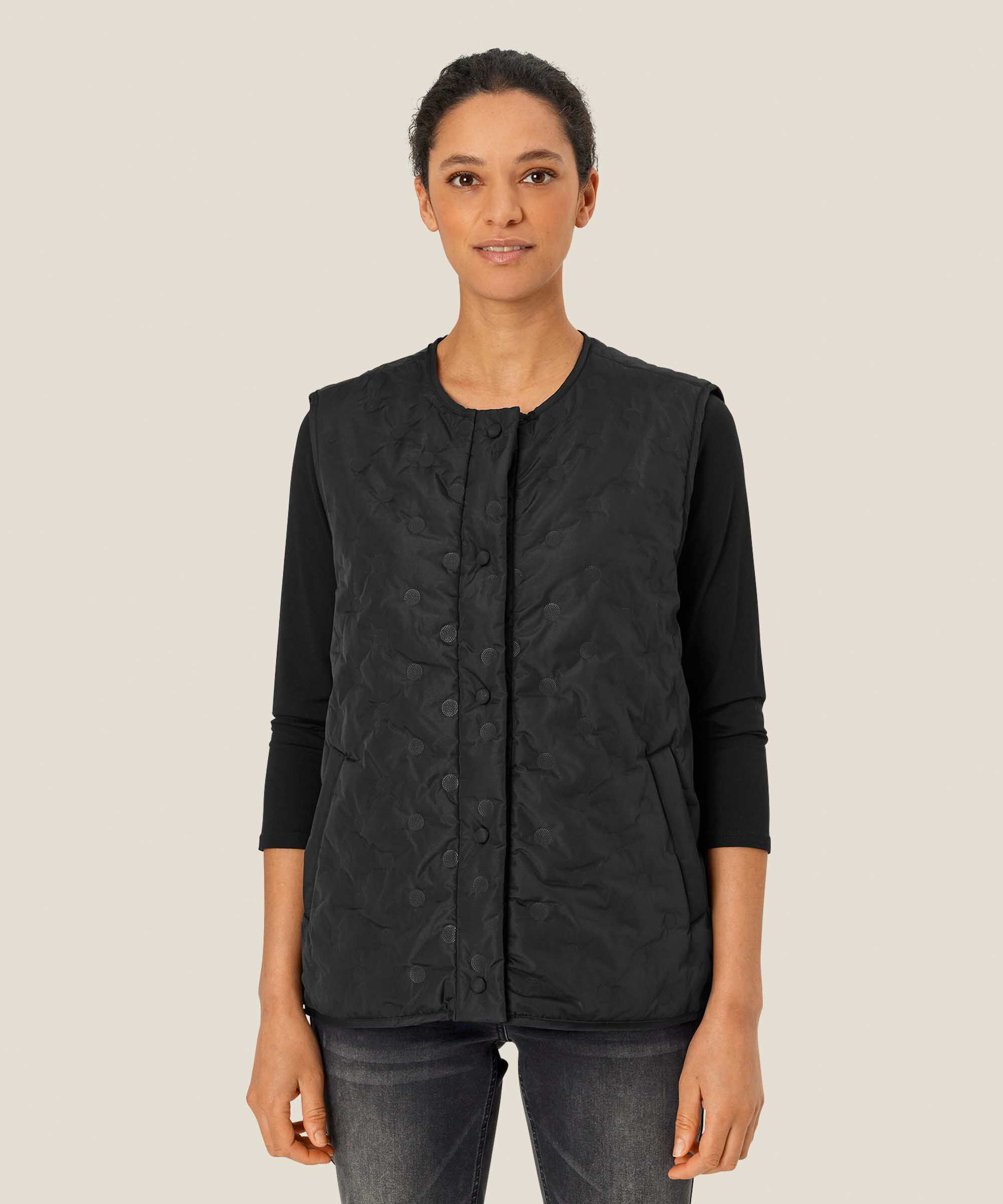 Tutta Väst, Black