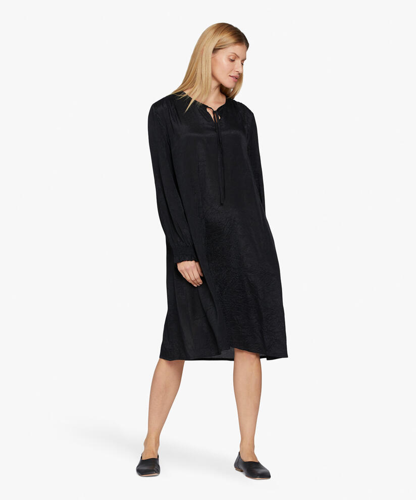 NOTILA KLÄNNING, Black