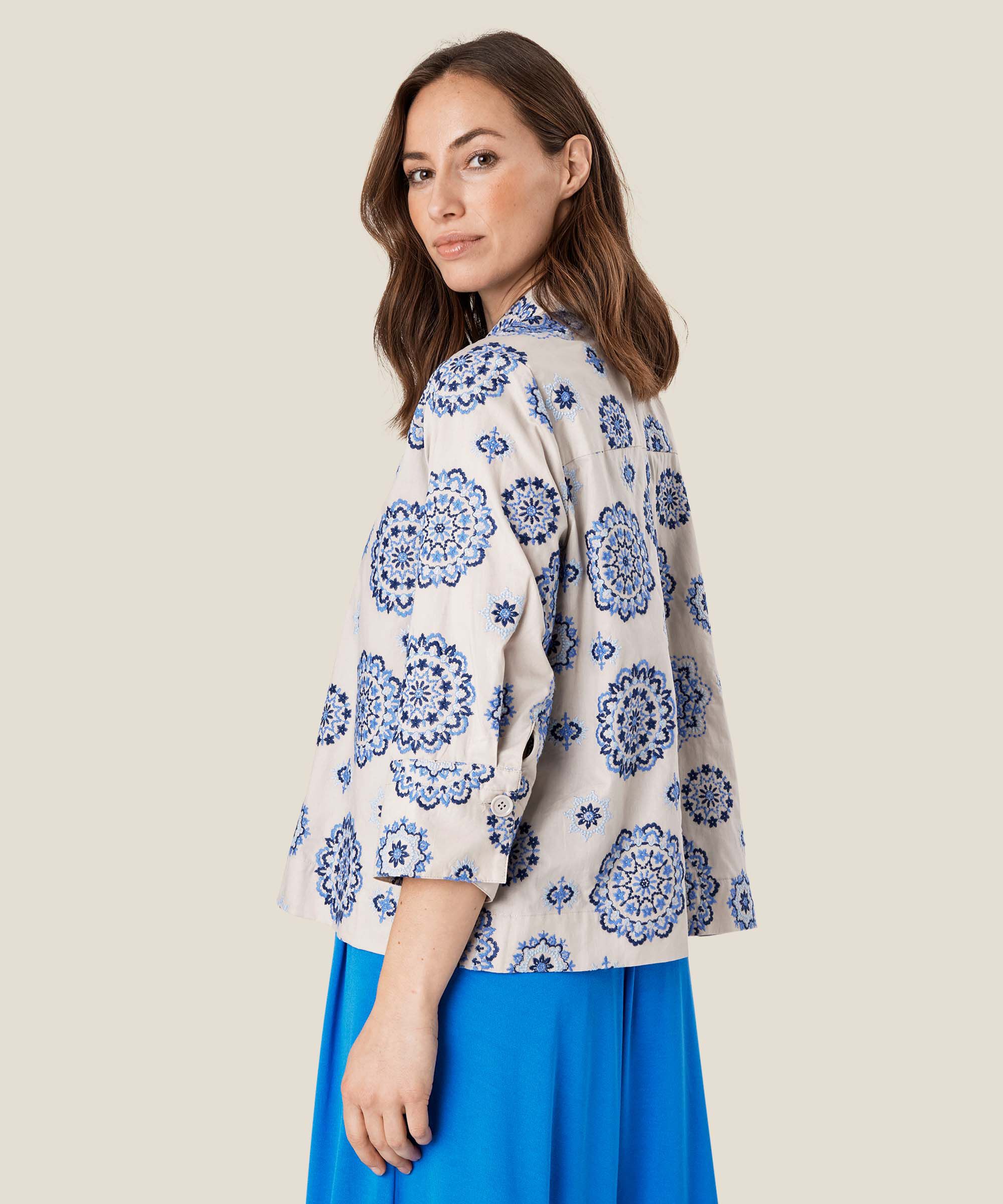 Idakaia Skjorta, Nebulas Blue