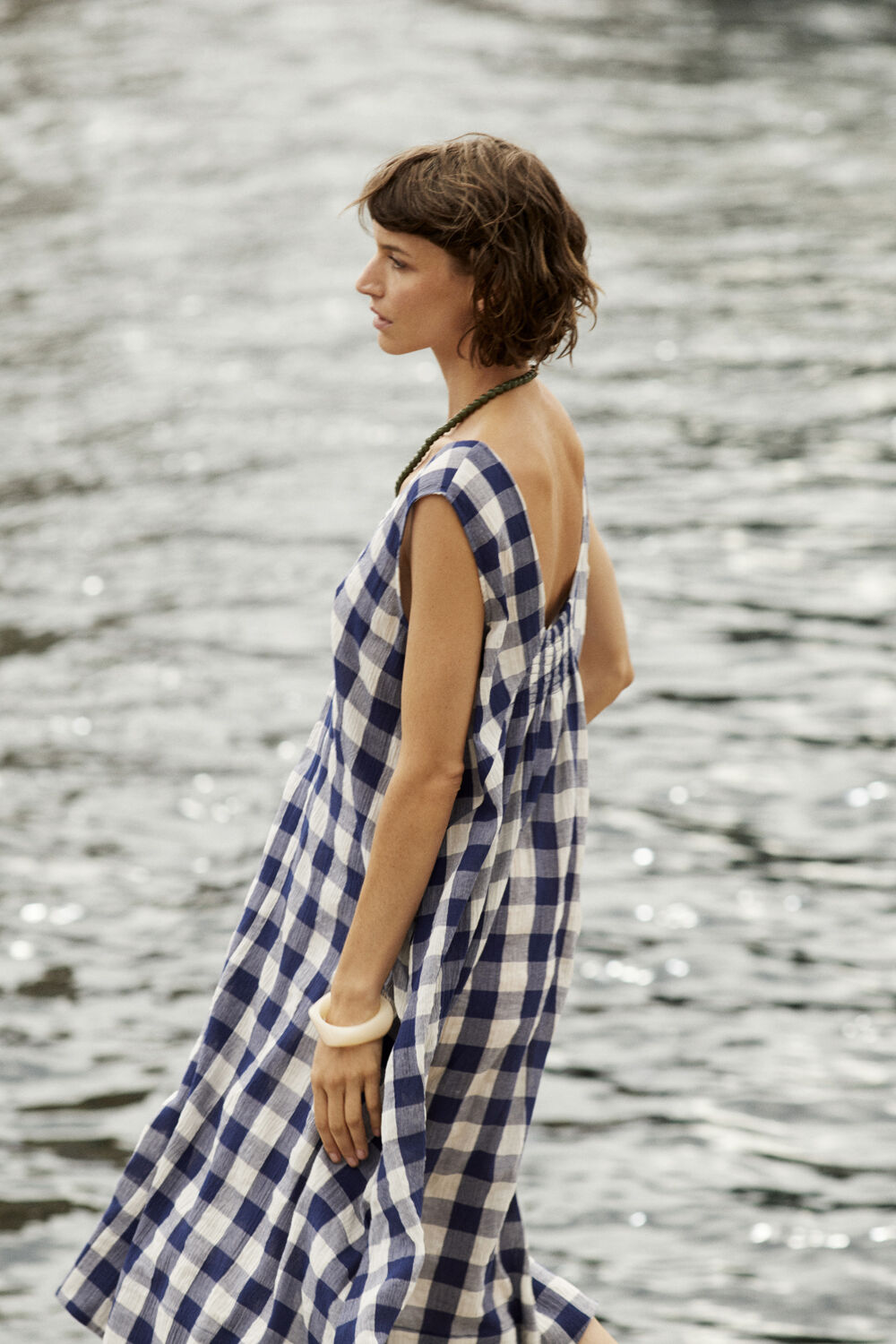 Ordella Kl&auml;nning - Medieval Blue, Riborg Halsband - Olivine, Raveira Armband - Fog